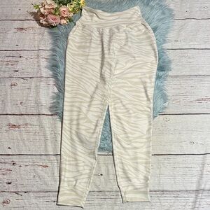 Old Navy Active Power Soft Cream Zebra Print Jogger Pants sz M TALL